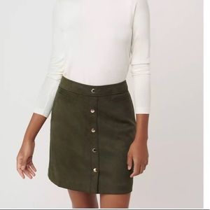 Loft Faux Suede Snap Skirt Size 4